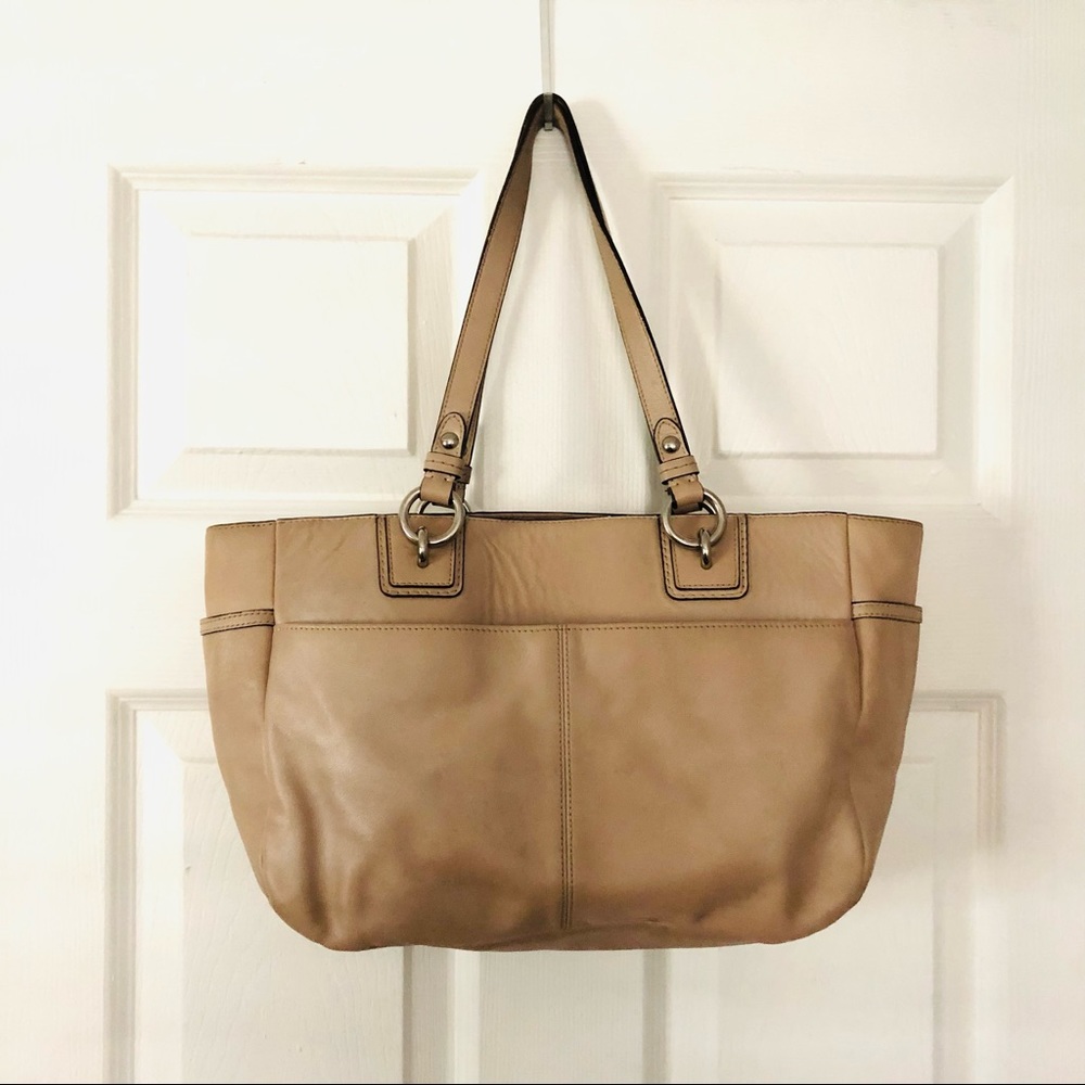 Authentic Coach Cream Leather bag - Picture 2 of 13